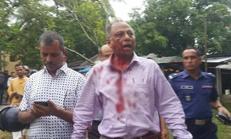 কুষ্টিয়ায় মাহমুদুর রহমানের উপর হামলা