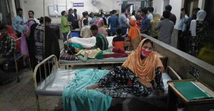 সাভারে মুরগির মাংস খেয়ে অসুস্থ পাঁচ শতাধিক পোশাক শ্রমিক