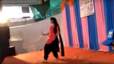 নাচতে নাচতেই মৃত্যু হলো কিশোরীর! (ভিডিও)