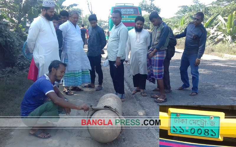 লক্ষ্মীপুরে চলন্ত বাসের গ্যাস সিলিন্ডার খসে পড়ল রাস্তায়