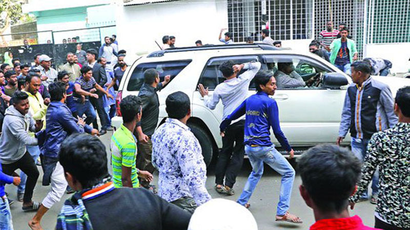 ড. কামালের গাড়িবহরে হামলা : তিনদিনের মধ্যে প্রতিবেদন দিতে পুলিশকে সিইসির নির্দেশ