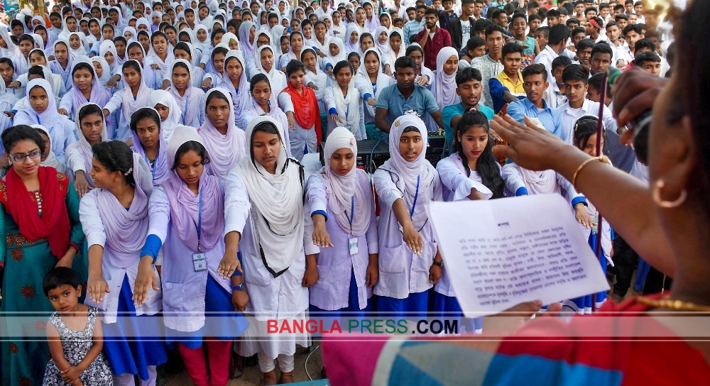 গাইবান্ধায় আদিবাসী, নারী ও প্রতিবন্ধী ইস্যুতে বিতর্ক প্রতিযোগিতা