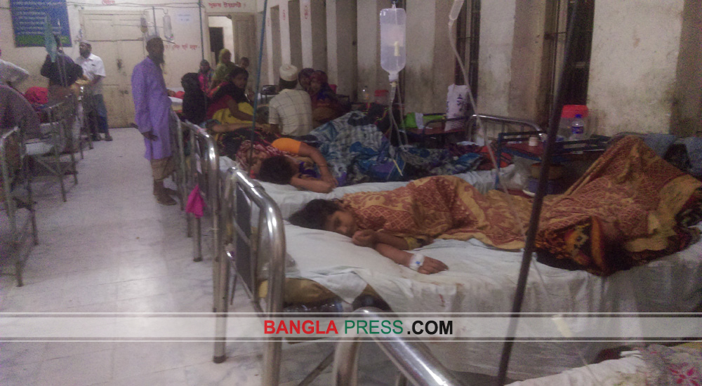লালমোহনে ডায়রিয়া আক্রান্ত শত শত রোগী, ১ জনের মৃত্যু