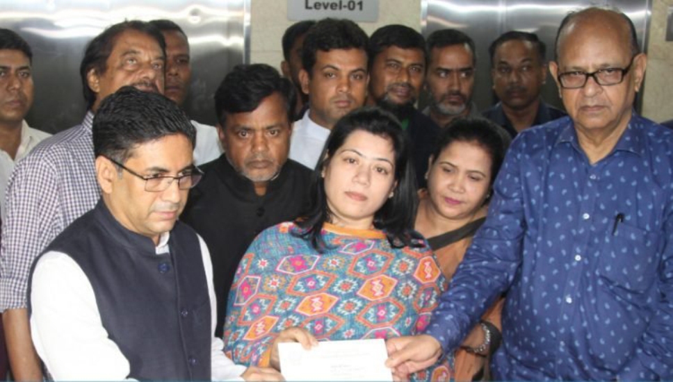 এটিএম শামসুজ্জামানকে চিকিৎসার জন্য প্রধানমন্ত্রীর ১০ লাখ টাকা