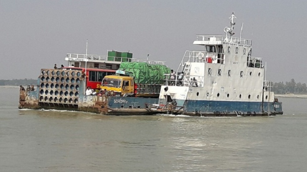 তিন দিন পর সারা দেশে নৌযান চলাচল শুরু