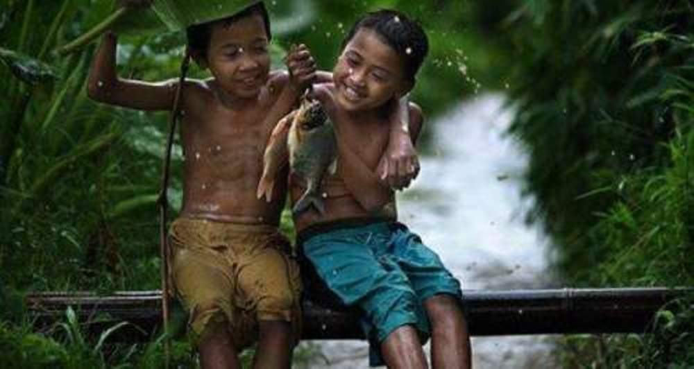 আজ বিশ্ব বন্ধু দিবস