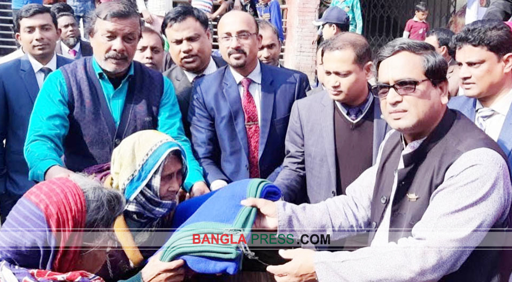 ভুরুঙ্গামারীতে ‘বুরো বাংলাদেশ’ এর শীতবস্ত্র বিতরণ