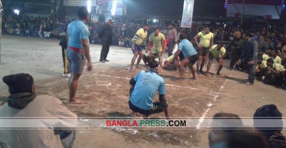 ফুলবাড়ীতে হাডুডু টুর্নামেন্টে দর্শকদের উপচে পড়া ভীড়
