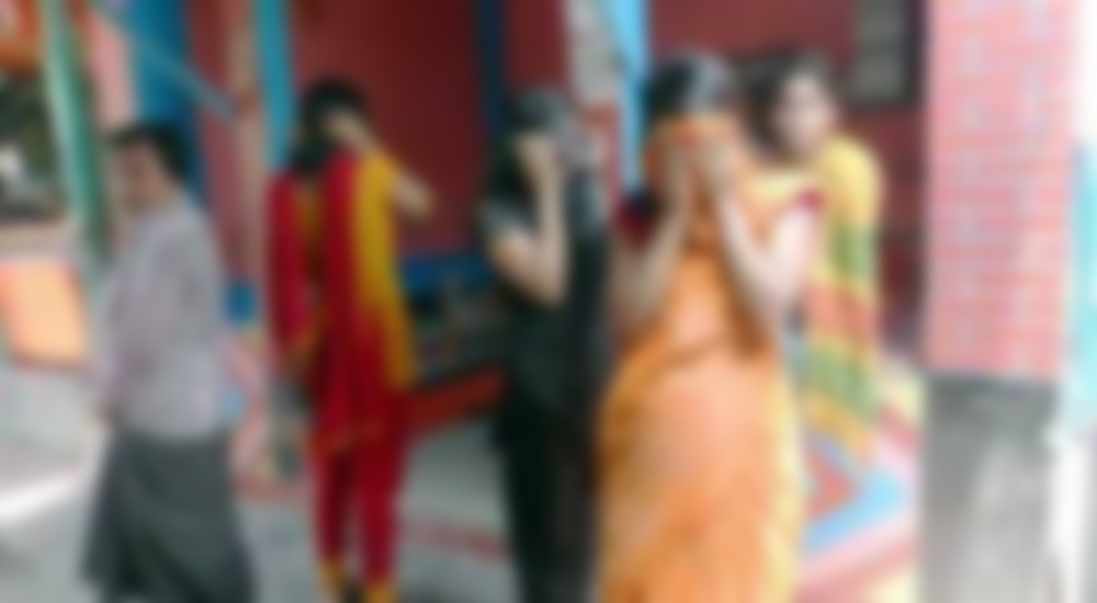 বিউটি পার্লারের আড়ালে যৌন ব্যবসা গ্রেফতার ১১