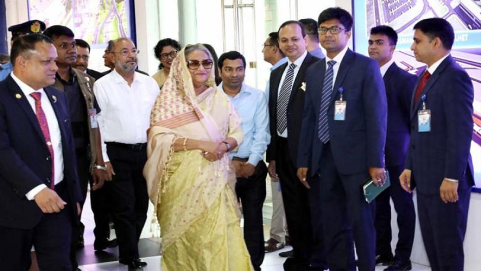 দেশে ফিরেছেন প্রধানমন্ত্রী