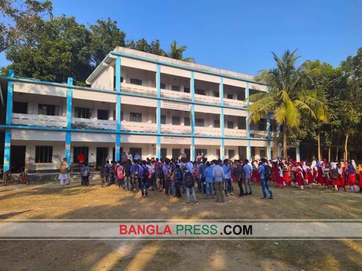 ফরিদপুরে পিতার দান অস্বীকার পুত্রের!