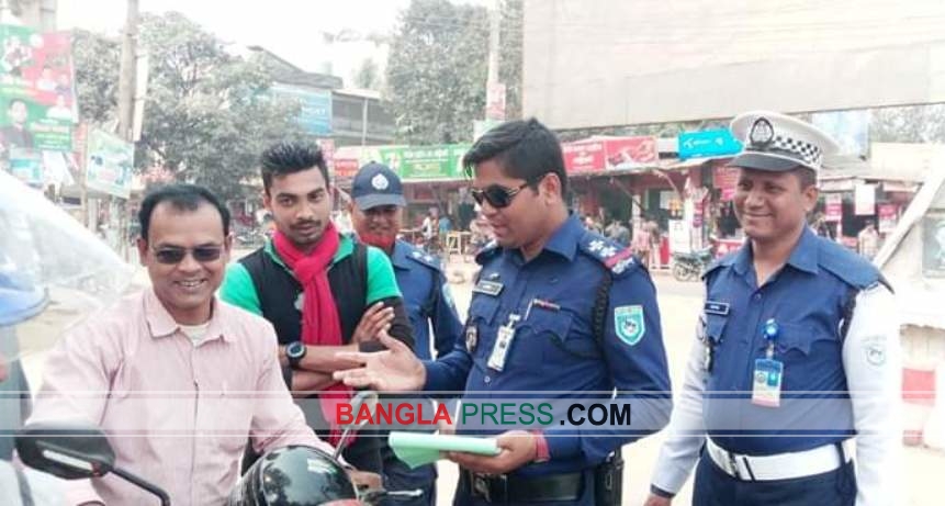 ট্রাফিক আইন ২০১৮ বাস্তবায়নে লালমনিরহাট ট্রাফিক বিভাগ তৎপর