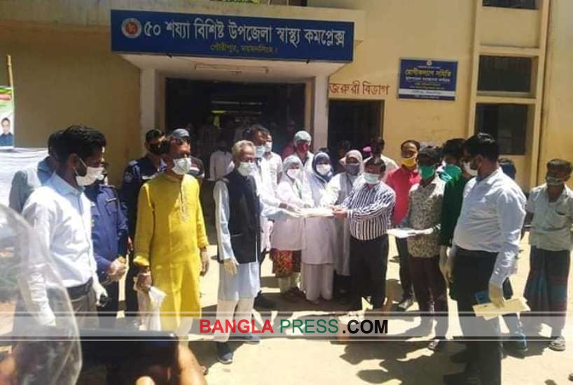 গৌরীপুরে ছিটানো হচ্ছে জীবাণুনাশক