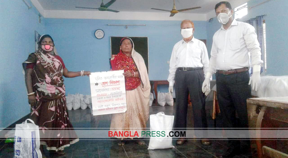 লালমনিরহাটে এনএনএমসি ফাউন্ডেশনের ত্রাণ বিতরণ
