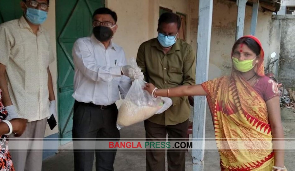 নীলফামারীতে পিছিয়ে পড়া পরিবারের মাঝে এনএনএমসি ফাউন্ডেশনের ত্রাণ বিতরণ