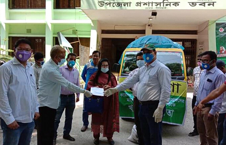 ডোমারে করোনা পরিস্থিতিতে সরকারী দপ্তরে আশা’র খাদ্য সহায়তা প্রদান