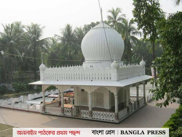 লালনের মাজারে চোরের কাছে হার মানল করোনা