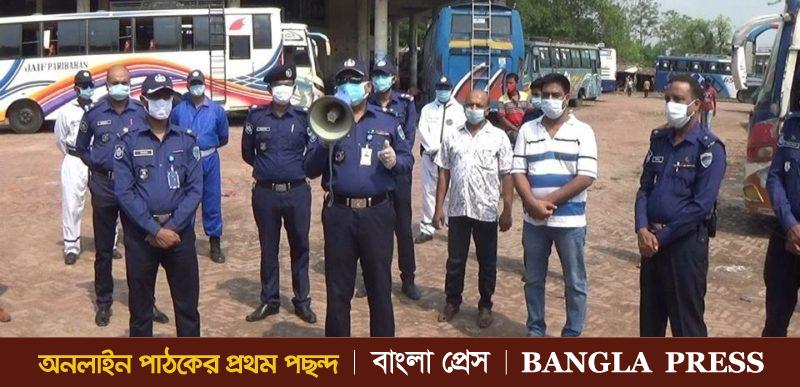 ঝিনাইদহে সরকারি নির্দেশনা মেনে বাস চলাচল নিশ্চিত করতে পুলিশের তল্লাসী
