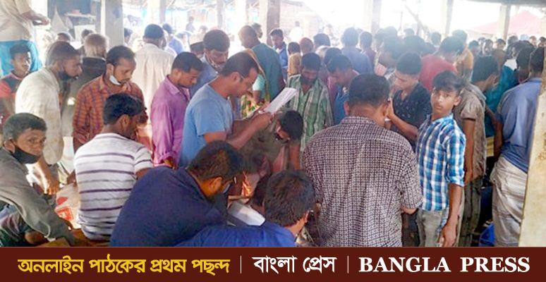 ফুলবাড়ীতে বাড়ছে করোনা: সচেতনতার বালাই নেই