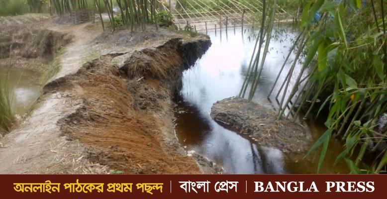 ডোমারে শত্রুতার জের ধরে খাসজমি থেকে বালু উত্তোলন
