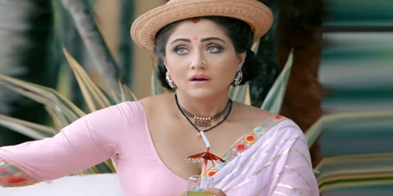 স্বস্তিকাকে ধর্ষণের হুমকি !