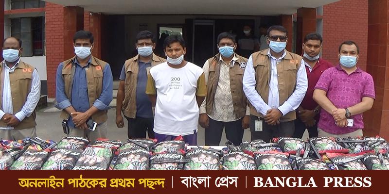 ঝিনাইদহে বিপুল পরিমাণ ভেজাল কোমল পানীয় জব্দ গ্রেফতার ১