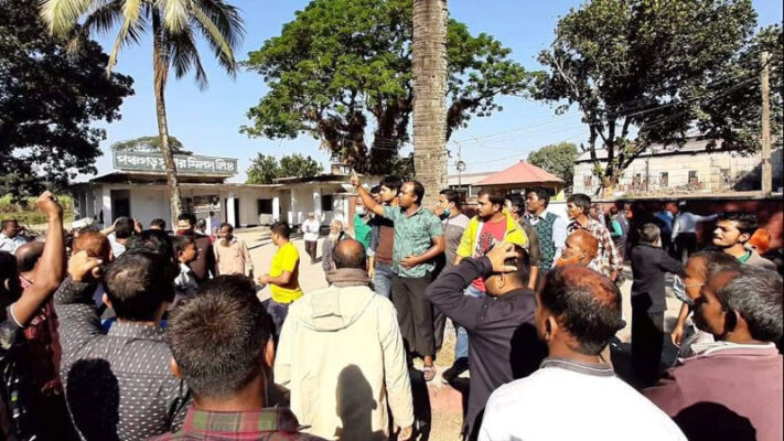 পঞ্চগড়ে চিনিকল শ্রমিক-কর্মচারিদের কর্মবিরতি