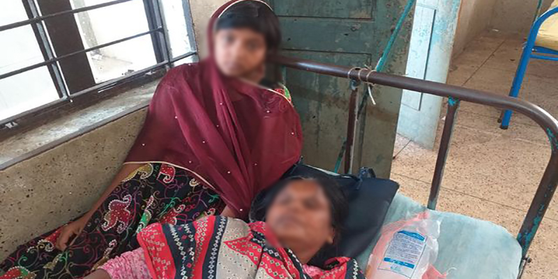 দুই কন্যা সন্তানসহ গৃহবধুকে বেধড়ক মারপিট