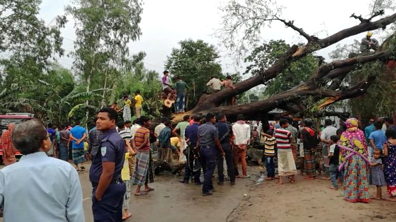গাইবান্ধায় কালবৈশাখী ঝড়ে ১০ জনের মৃত্যু, ব্যাপক ক্ষতি