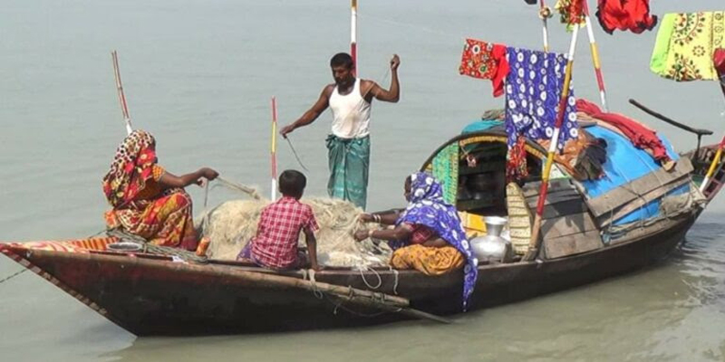 লক্ষ্মীপুরে দুইমাস পর মেঘনায় মাছ শিকারে নেমেছে জেলেরা