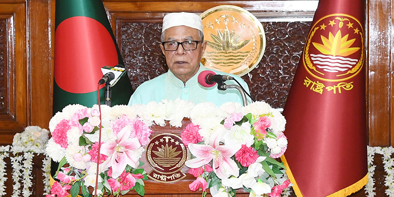 অসহায় মানুষের পাশে দাঁড়ানোর আহ্বান রাষ্ট্রপতির