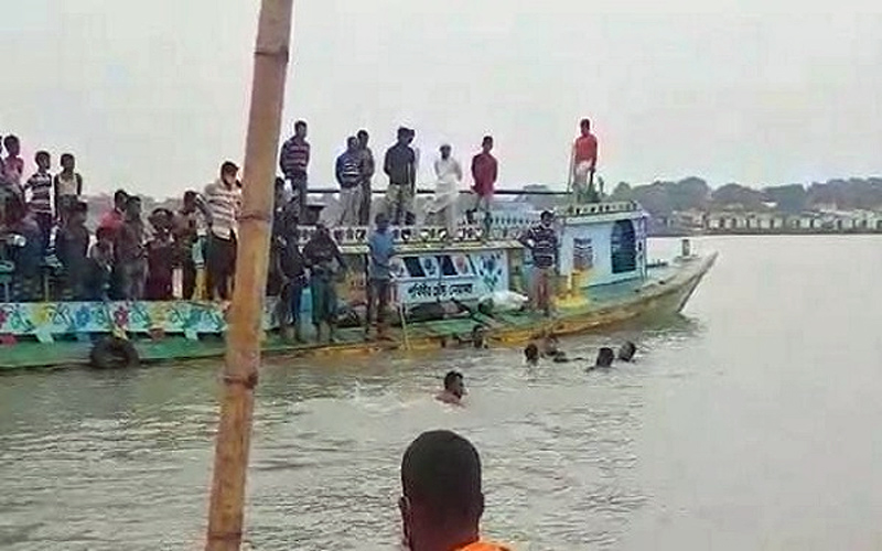 শিবচরে বাল্কহেড-স্পিডবোট সংঘর্ষ, মৃতের সংখ্যা বেড়ে ২৬