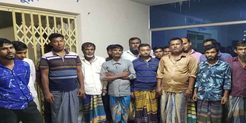 লক্ষ্মীপুরের কমলনগর থেকে ১৭ জুয়াড়ি গ্রেফতার