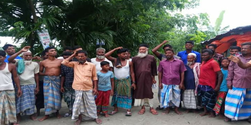 চেয়ারম্যানকে জড়িয়ে মিথ্যা মামলার নিষ্পত্তি চায় এলাকাবাসী