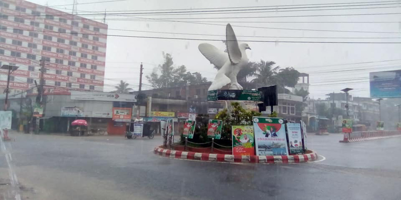 ঝিনাইদহে কঠোর লকডাউনে রাস্তা ফাকা