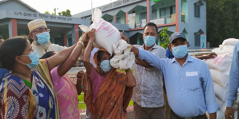 ঠাকুরগাঁওয়ের রুহিয়ায় প্রধানমন্ত্রীর উপহার বিতরণ