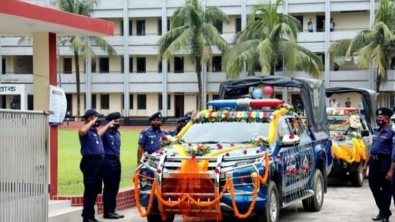 লক্ষ্মীপুরে বরের বেশে ৪ পুলিশ সদস্যের বিদায়