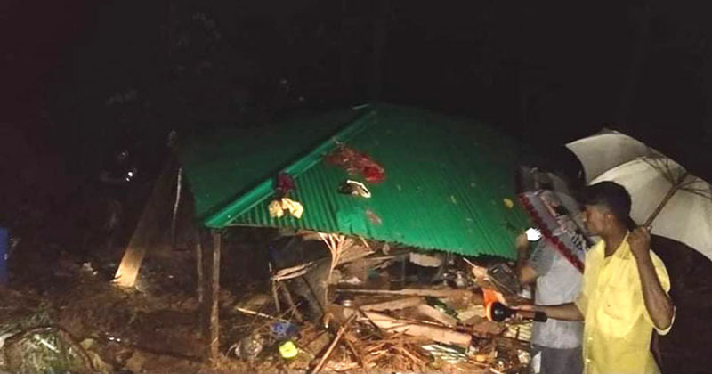 টেকনাফে পাহাড় ধস: নিহত একই পরিবারের ৫ জন