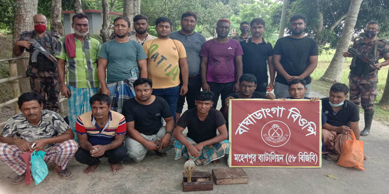 মহেশপুর সীমান্ত দিয়ে অবৈধভাবে ভারতে যাওয়ার সময় ১৫ জন আটক