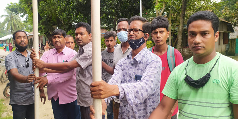 গ্রেনেড হামলায় শহীদদের স্মরণে রুহিয়া থানা আওয়ামীলীগের কর্মসূচি পালন