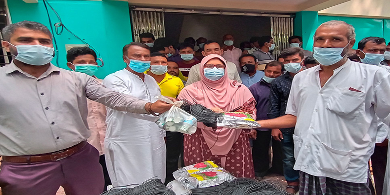 ঝিনাইদহে ক্ষুদ্র ও প্রান্তিক কৃষকদের মাঝে খরিপ-২ মৌসুমে সার ও  বীজ বিতরণ