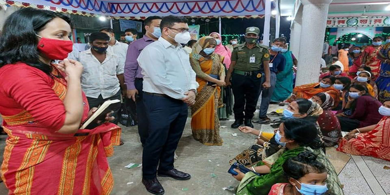 নরসিংদী জেলা প্রশাসক এঁর দুর্গাপূজা পরিদর্শন