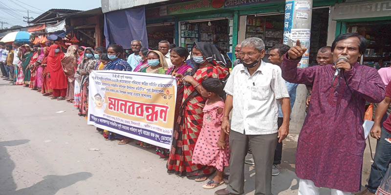 ডোমারে ক্ষত্রিয় সমিতির অভিযোগে পূজা উদযাপন বিশৃঙ্খলা হওয়ার আশংকায় মানববন্ধন