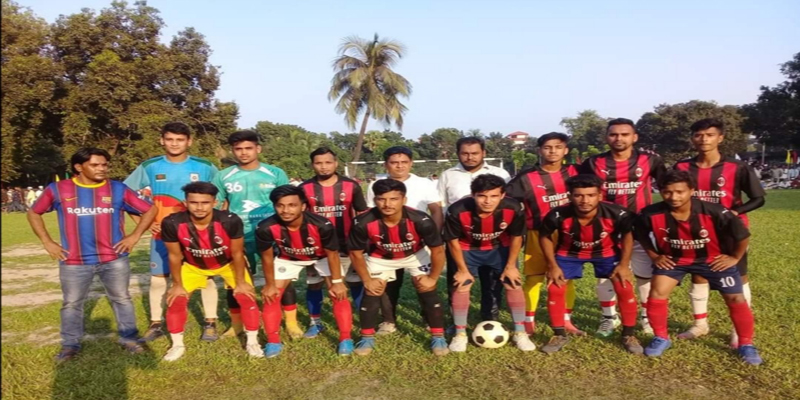 শিবপুরে মরহুম মনসুর স্মৃতি ফুটবল এর কোয়ার্টার ফাইনাল খেলা অনুষ্ঠিত