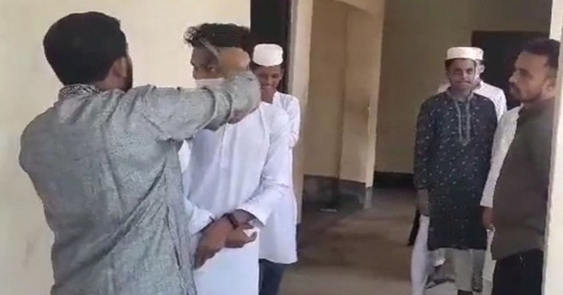 এবার লক্ষ্মীপুরে ৬ ছাত্রের চুল কেটে দিলেন শিক্ষক