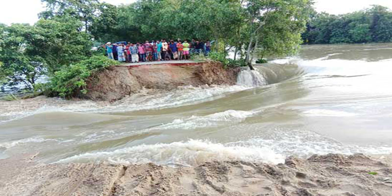 তিস্তার পানি বিপদসীমার উপরে, পানিবন্দী এক লাখ মানুষ