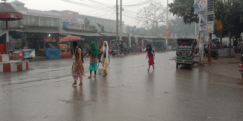 দেবীগঞ্জে শুরু হয়েছে গুড়ি গুড়ি বৃষ্টি