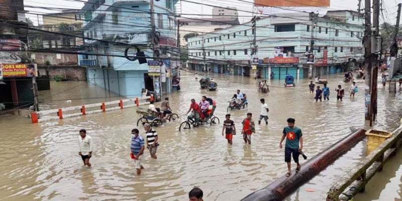ভয়াবহ বন্যায় সিলেটে পানিবন্দি লাখো মানুষ