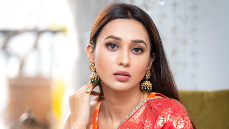 ‘জয় বাংলা’ অনুষ্ঠানে যোগ দিতে মিমি এখন বরিশালে