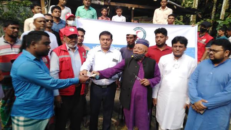 সিত্রাংয়ে নোয়াখালীতে বিদ্যুৎ বিপর্যয়, ক্ষতিগ্রস্তদের পাশে আ.লীগ নেতৃবৃন্দ